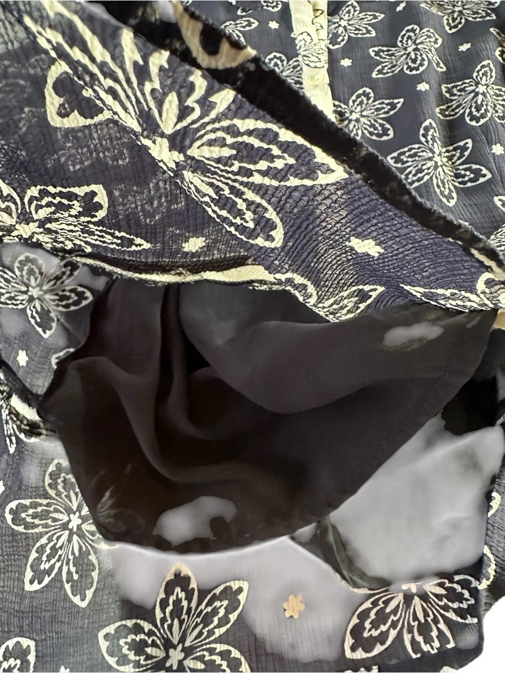 Alfred Dunner Navy and Cream Floral Button-Front Blouse 16 - Picture 6 of 10